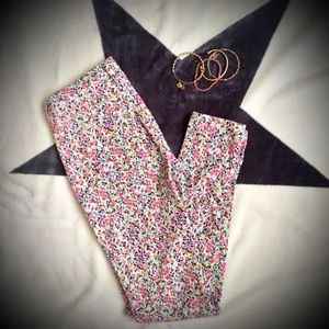 Uniqlo Flower Jeggings Size Small